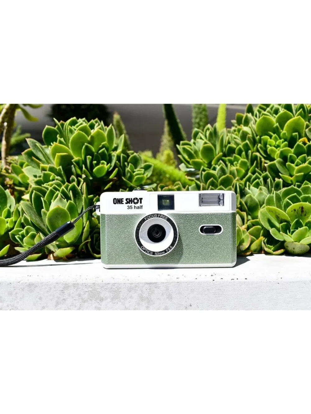 Retro 35mm Point & Shoot Film Camera - Reusable Half Frame, Built-in Flash, 36